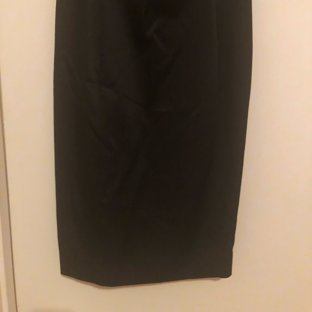 Like new chic fitted slip style cocktail dress- worn once! Vintage classic - Picture 5 of 7